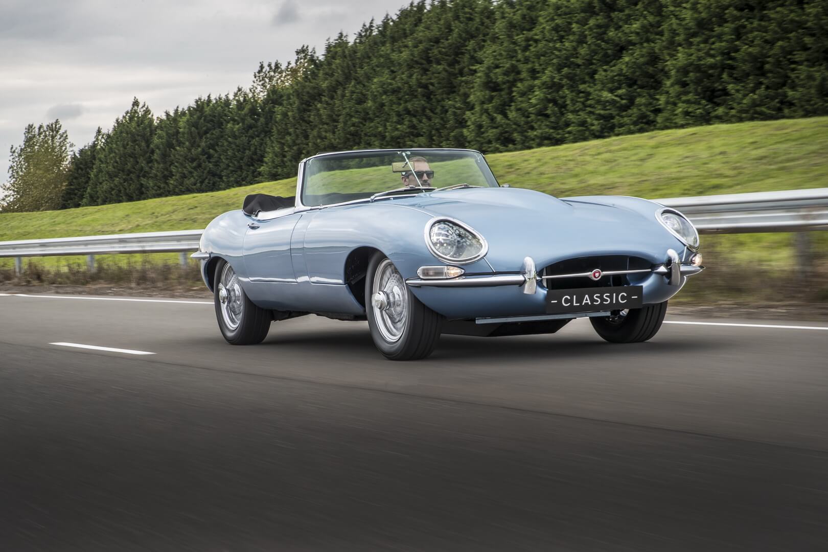 «Самый красивый электромобиль в мире» — электрический Jaguar E-type Zero «Самый красивый электромобиль в мире» — электрический Jaguar E-type Zero