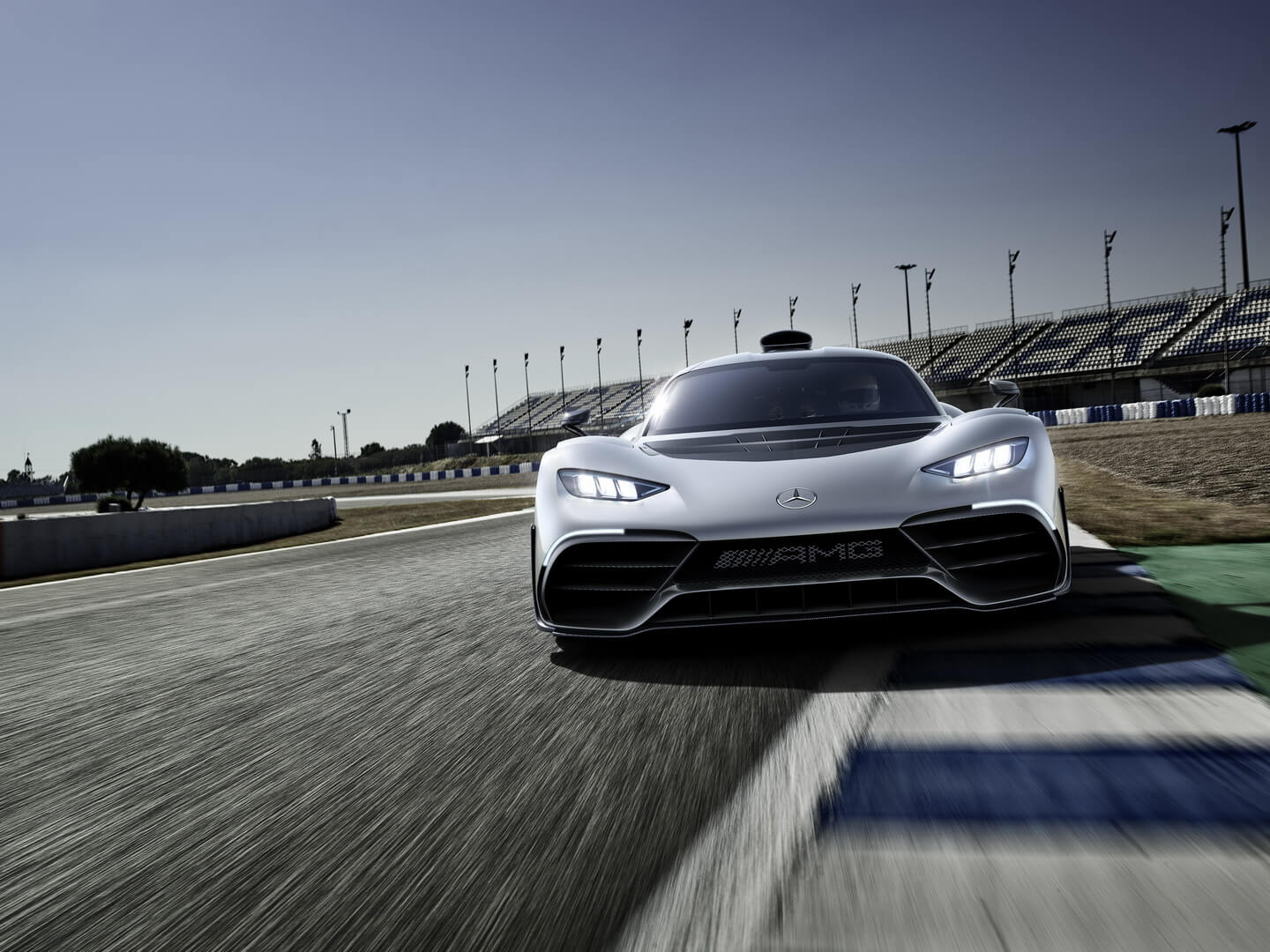 Гибридный гиперкар Mercedes-AMG Project ONE Гибридный гиперкар Mercedes-AMG Project ONE