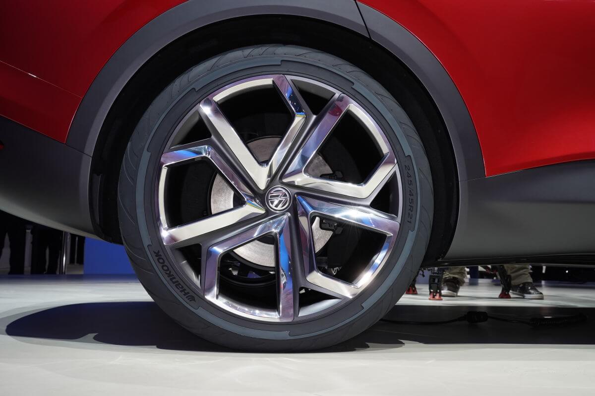 Volkswagen I.D. CROZZ на международном автосалоне во Франкфурте (IAA 2017) — фото 3 Volkswagen I.D. CROZZ на международном автосалоне во Франкфурте (IAA 2017) — фото 3