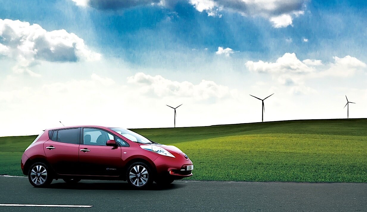 Электрический «зеленый» автомобиль Nissan Leaf Электрический «зеленый» автомобиль Nissan Leaf