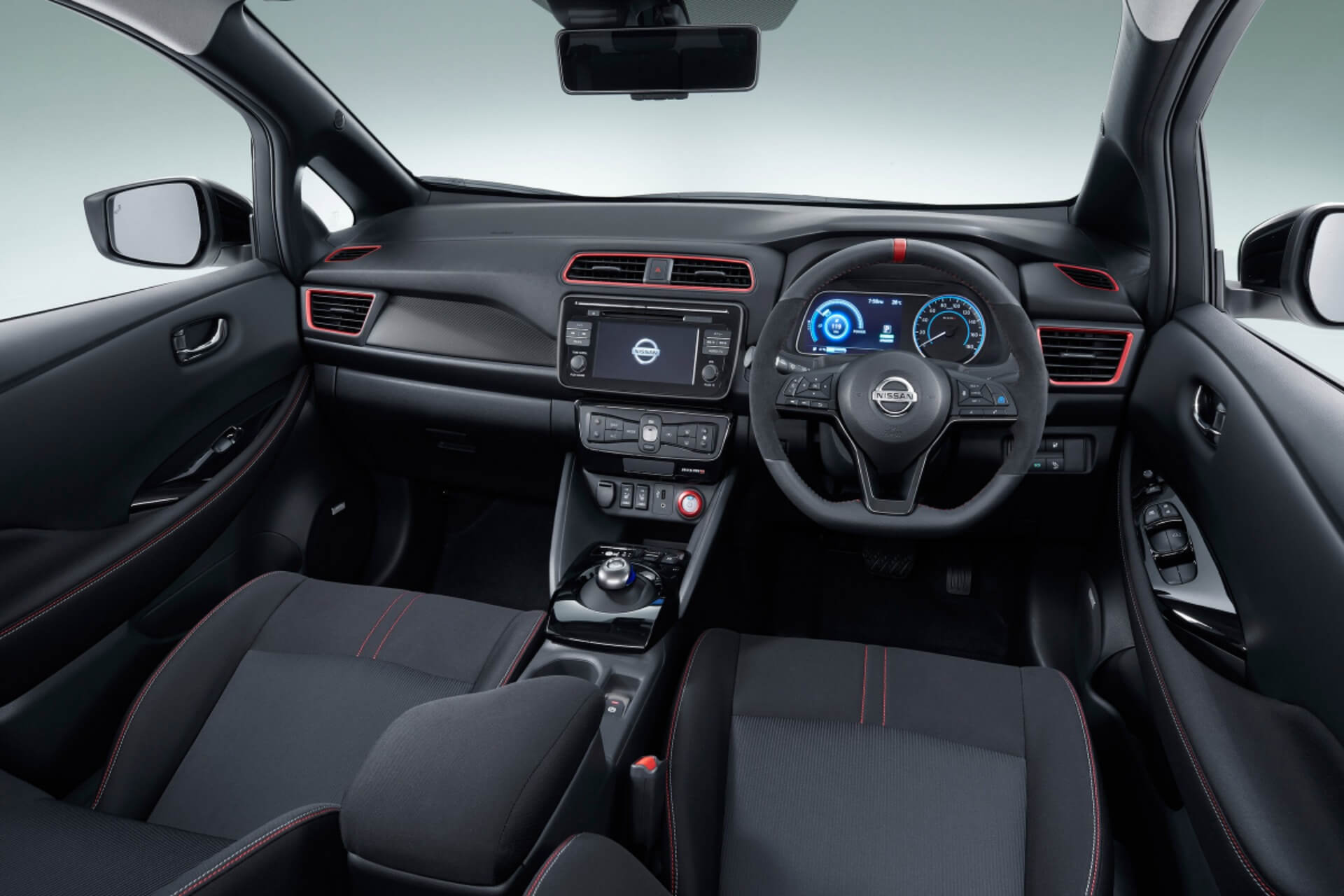 Салон Nissan Leaf Nismo Concept Салон Nissan Leaf Nismo Concept