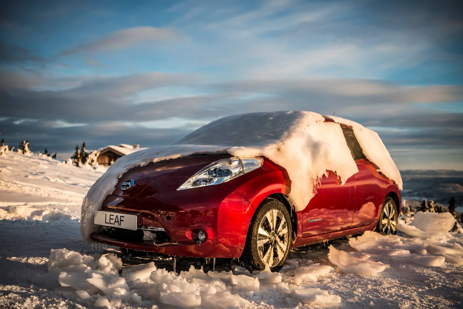 Nissan Leaf под снегом Nissan Leaf под снегом