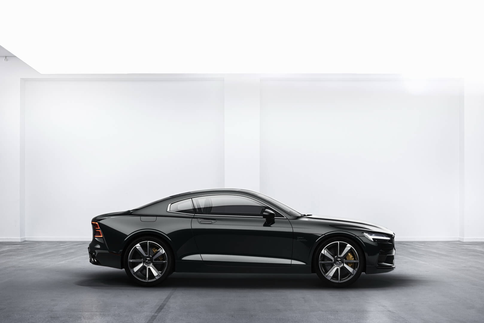 Гибридный Polestar 1 Гибридный Polestar 1