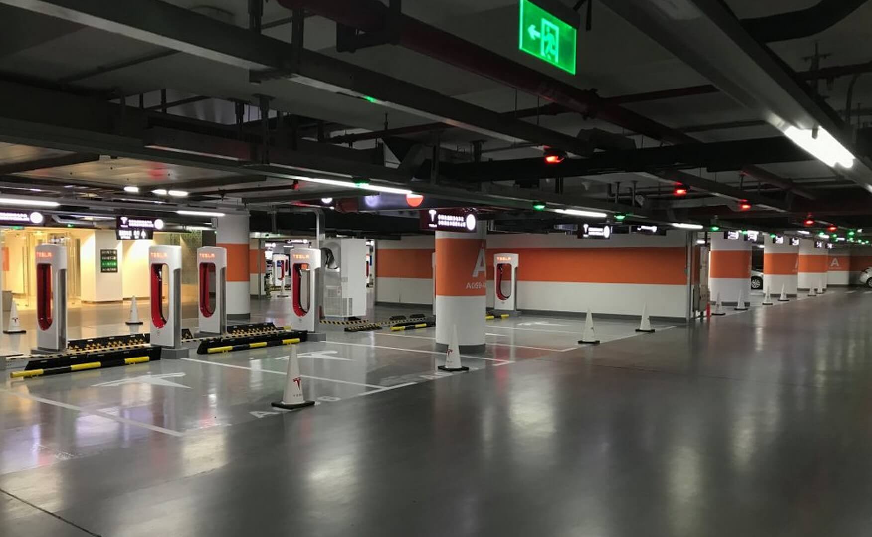 Tesla Supercharger в Шанхае Tesla Supercharger в Шанхае