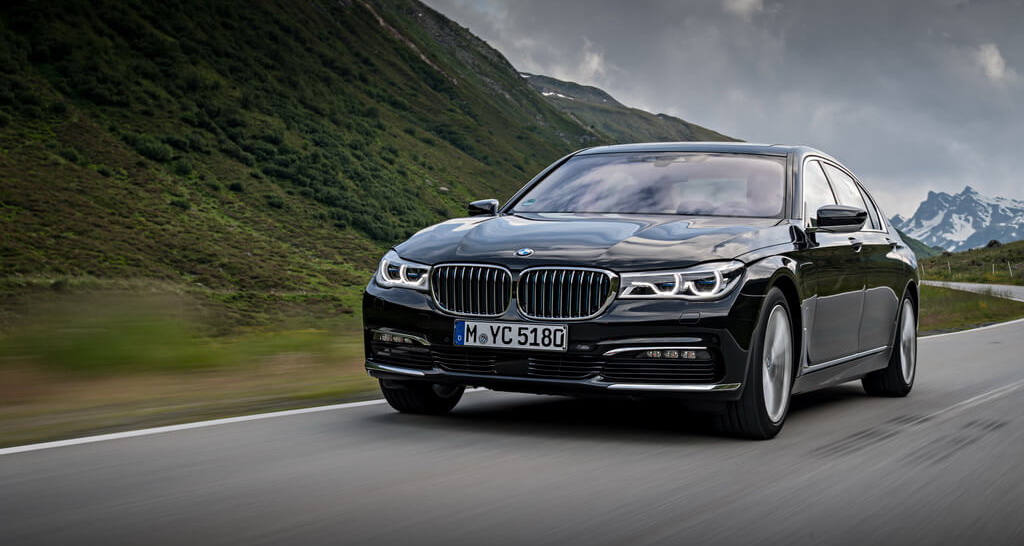 Плагин-гибрид BMW 740e xDrive iPerformance Плагин-гибрид BMW 740e xDrive iPerformance