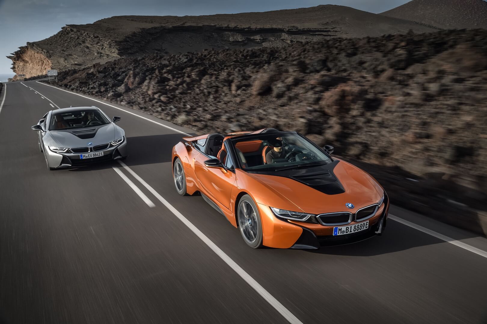 BMW i8 Coupe & BMW i8 Roadster BMW i8 Coupe & BMW i8 Roadster
