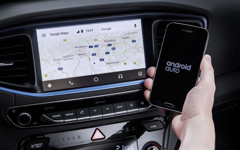 Синхронизация ПО Hyundai IONIQ Plug-in Hybrid со смартфоном Синхронизация ПО IONIQ Hyundai Plug-in Hybrid со смартфоном