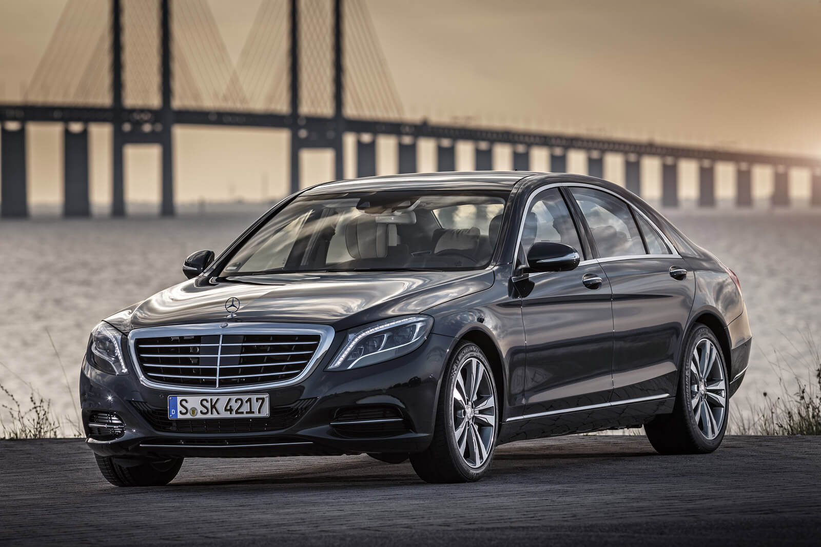 Плагин-гибрид Mercedes-Benz S550e Плагин-гибрид Mercedes-Benz S550e