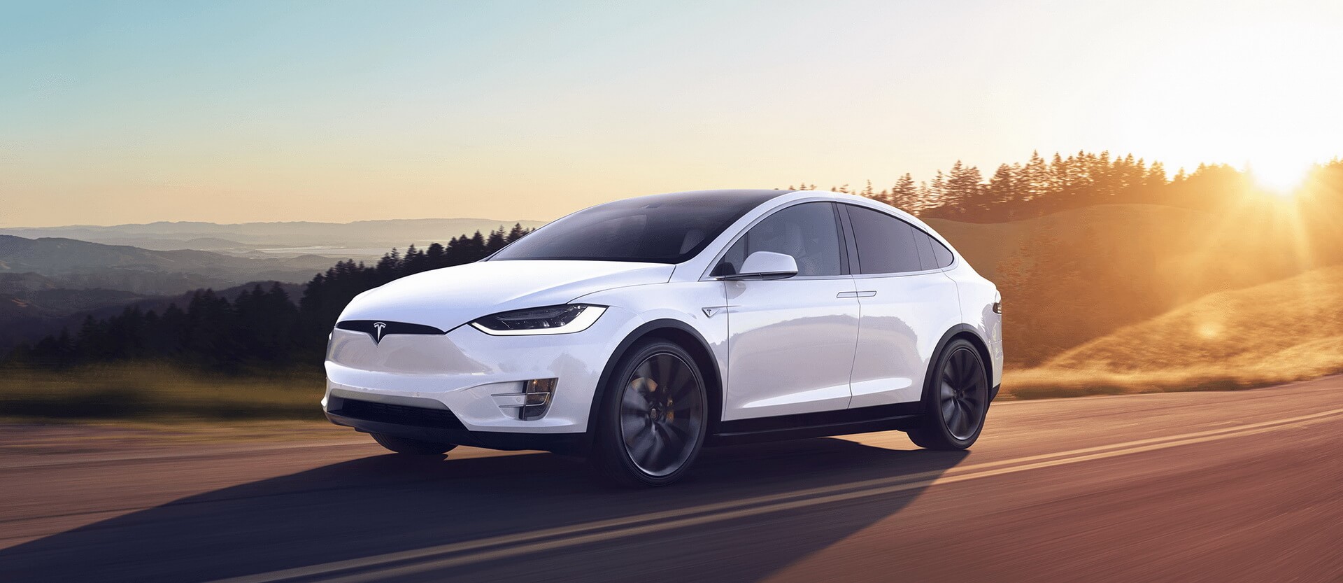 Электрический внедорожник Tesla Model X Электрический внедорожник Tesla Model X