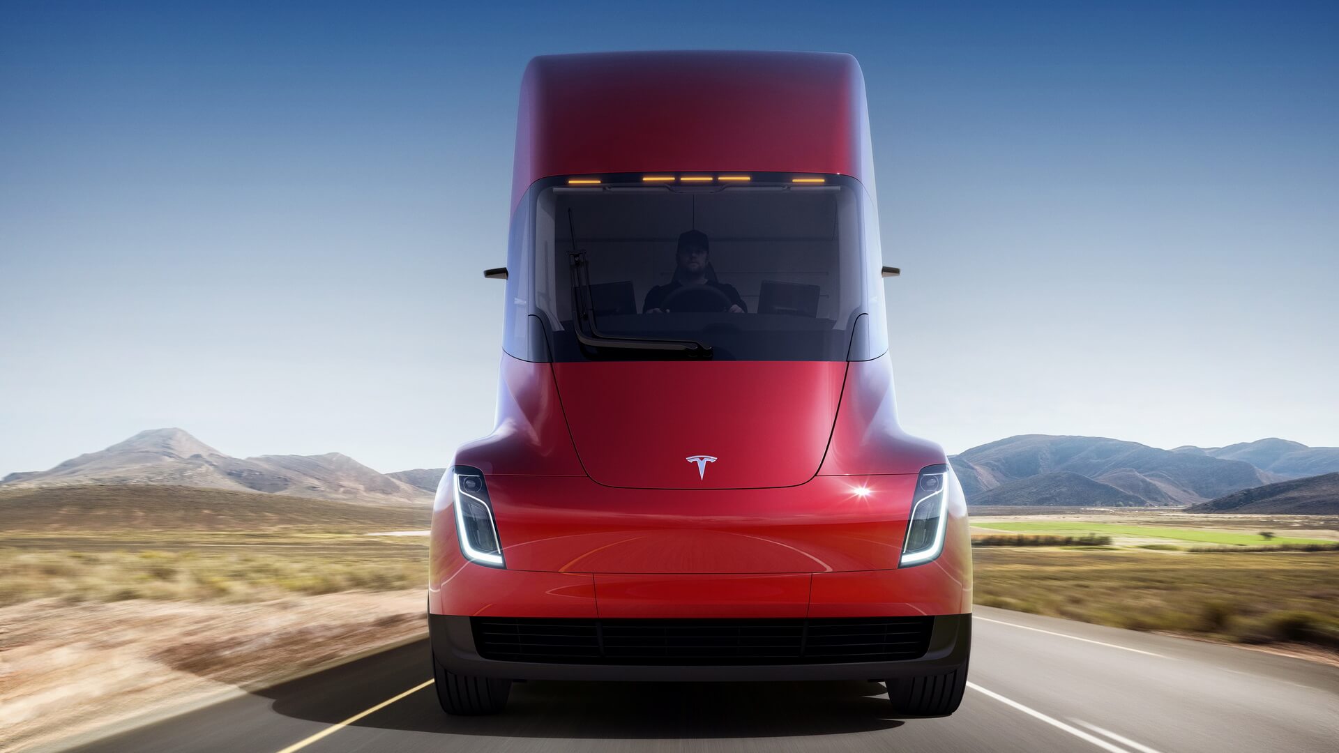 Кабина Tesla Semi и посадка водителя по центу