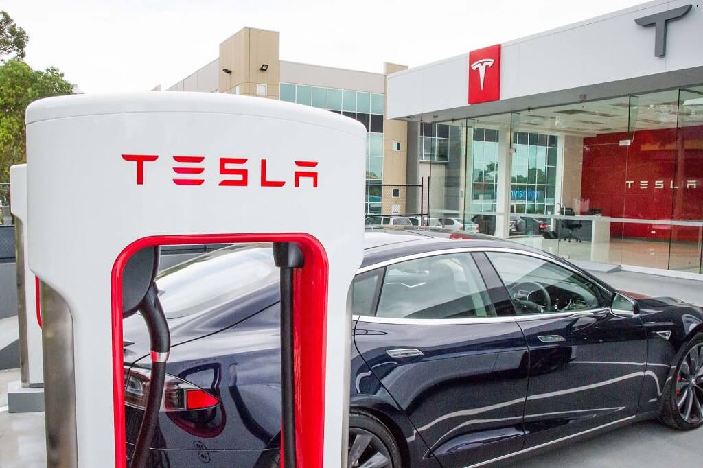 Быстрая зарядная станция Tesla Supercharger Быстрая зарядная станция Tesla Supercharger