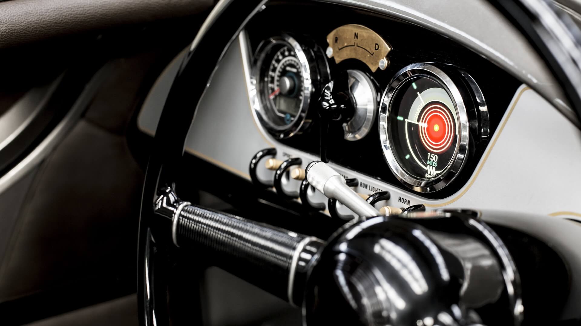 Панель приборов электромобиля Morgan EV3 Панель приборов электромобиля Morgan EV3
