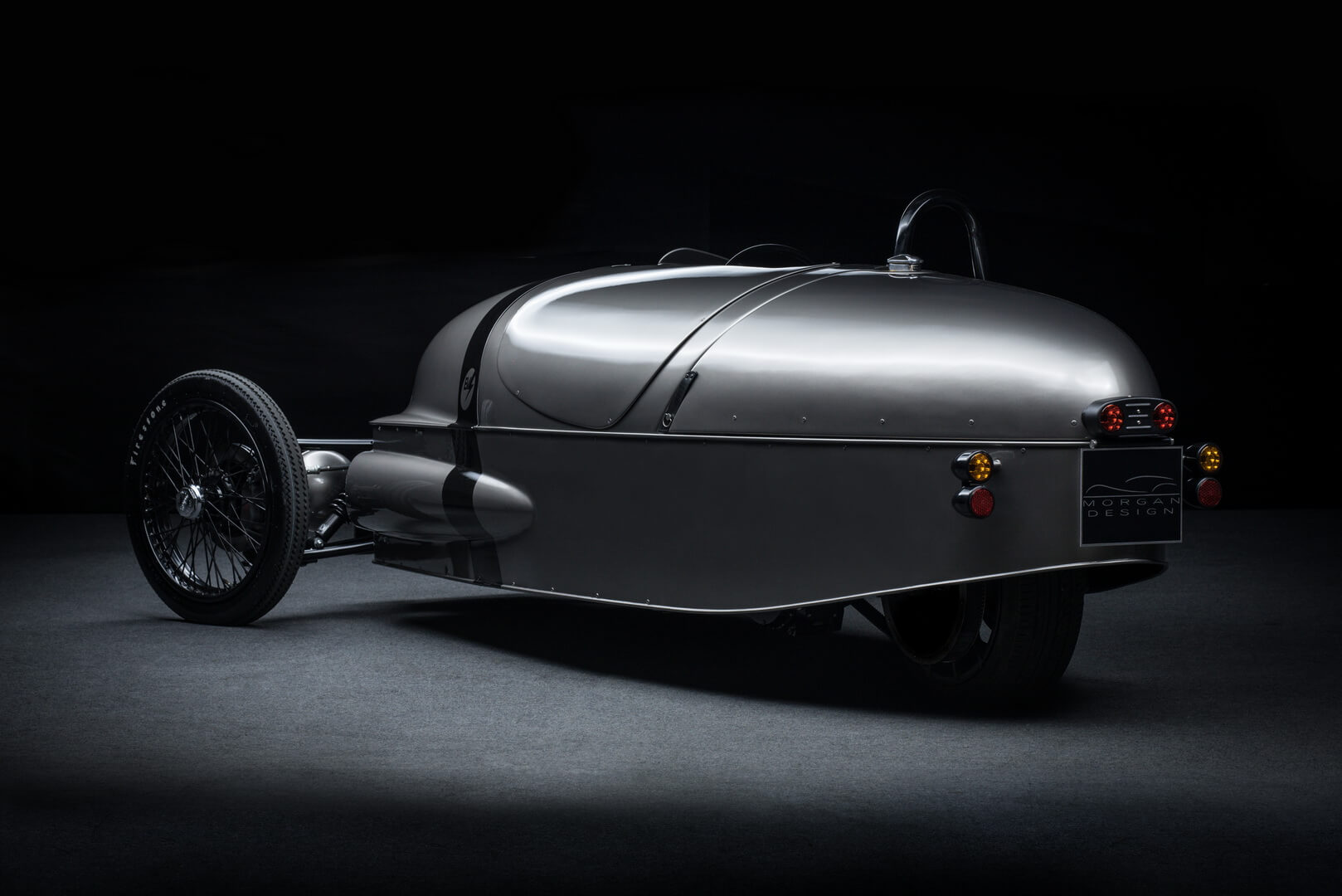 Одноместный трехколесный электромобиль Morgan EV3 Одноместный трехколесный электромобиль Morgan EV3