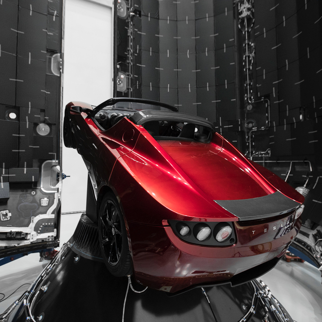 Tesla Roadster внутри ракеты Falcon Heavy Tesla Roadster внутри ракеты Falcon Heavy