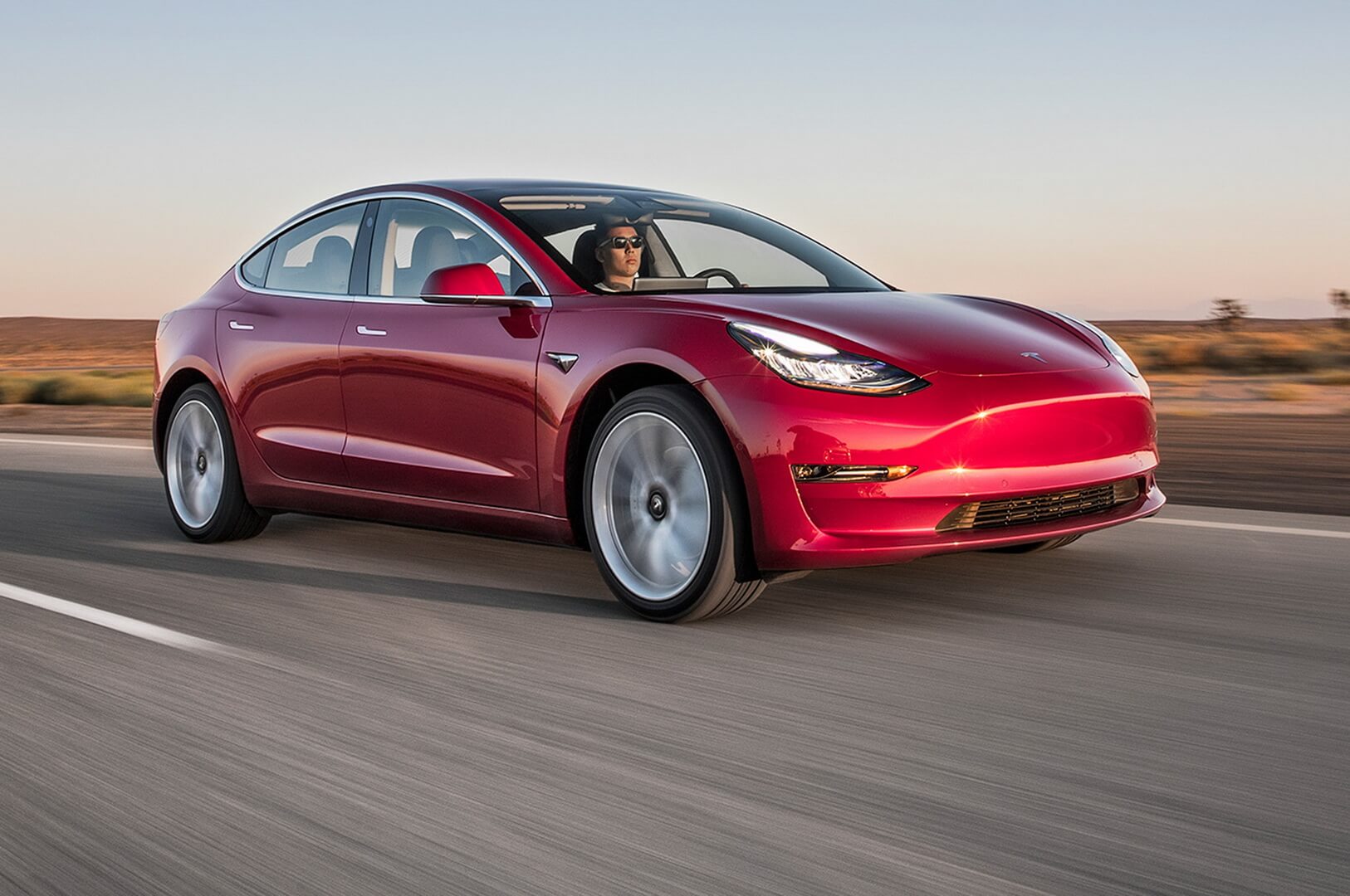 Эксклюзивный тестдрайв Tesla Model 3 «Long Range» от журналистов