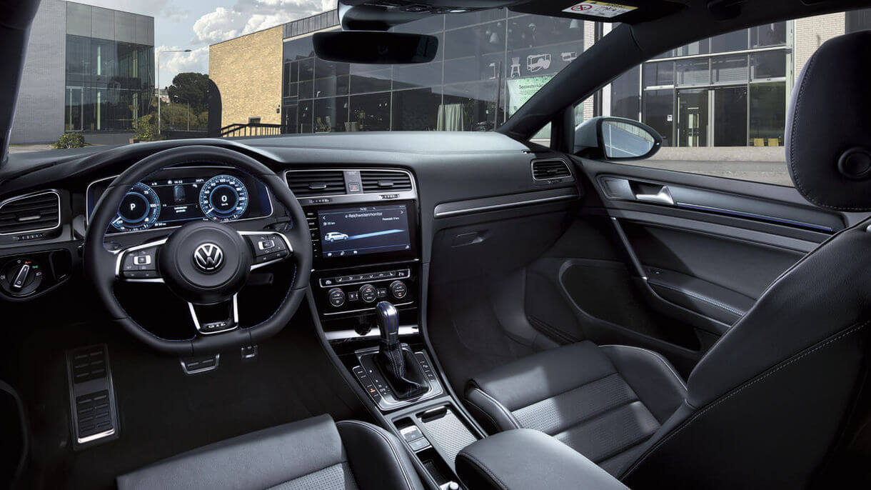Интерьер Volkswagen Golf GTE Интерьер Volkswagen Golf GTE