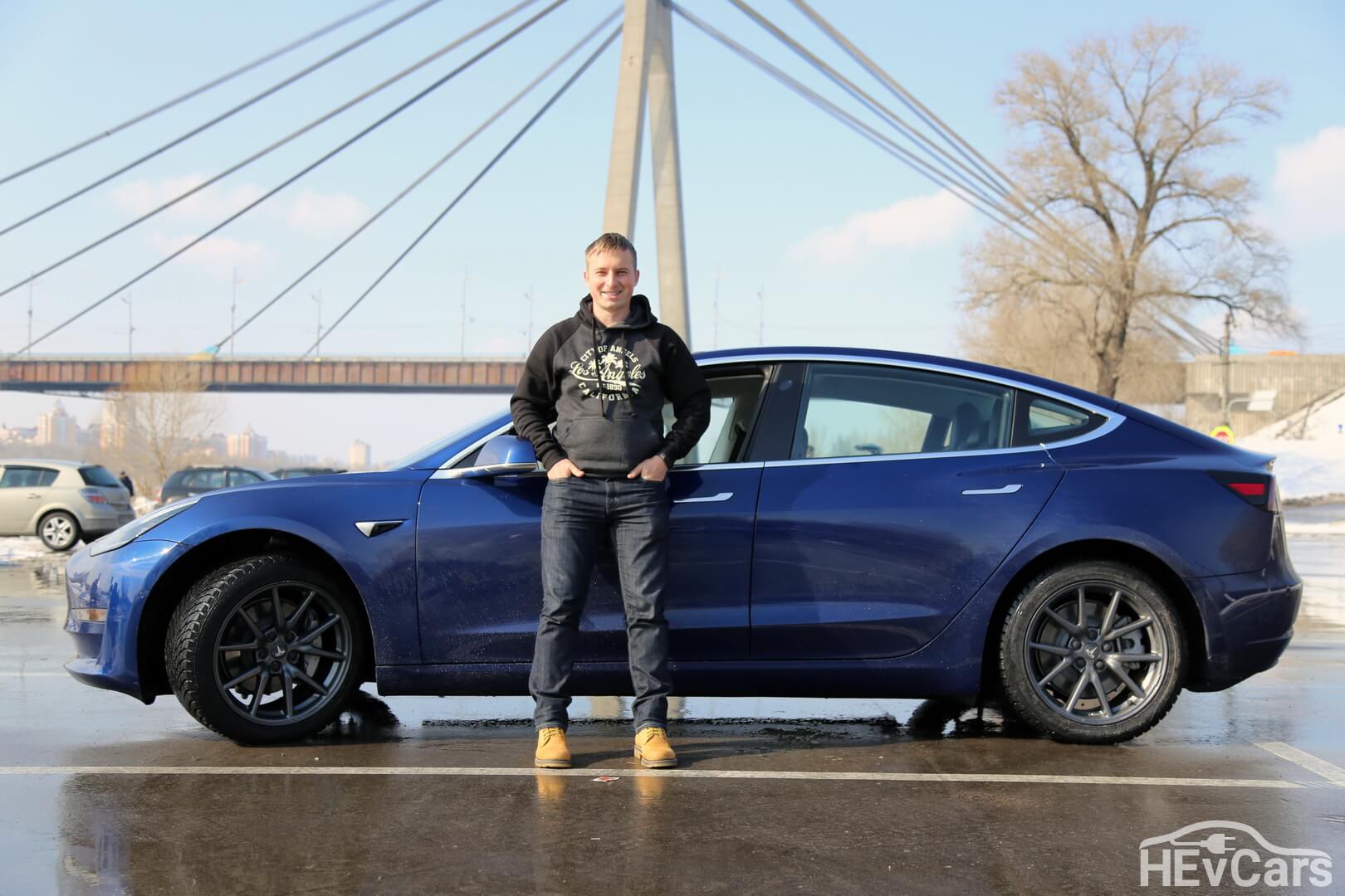 Александр Кравцов с первой в Украине Tesla Model 3 Александр Кравцов с первой в Украине Tesla Model 3