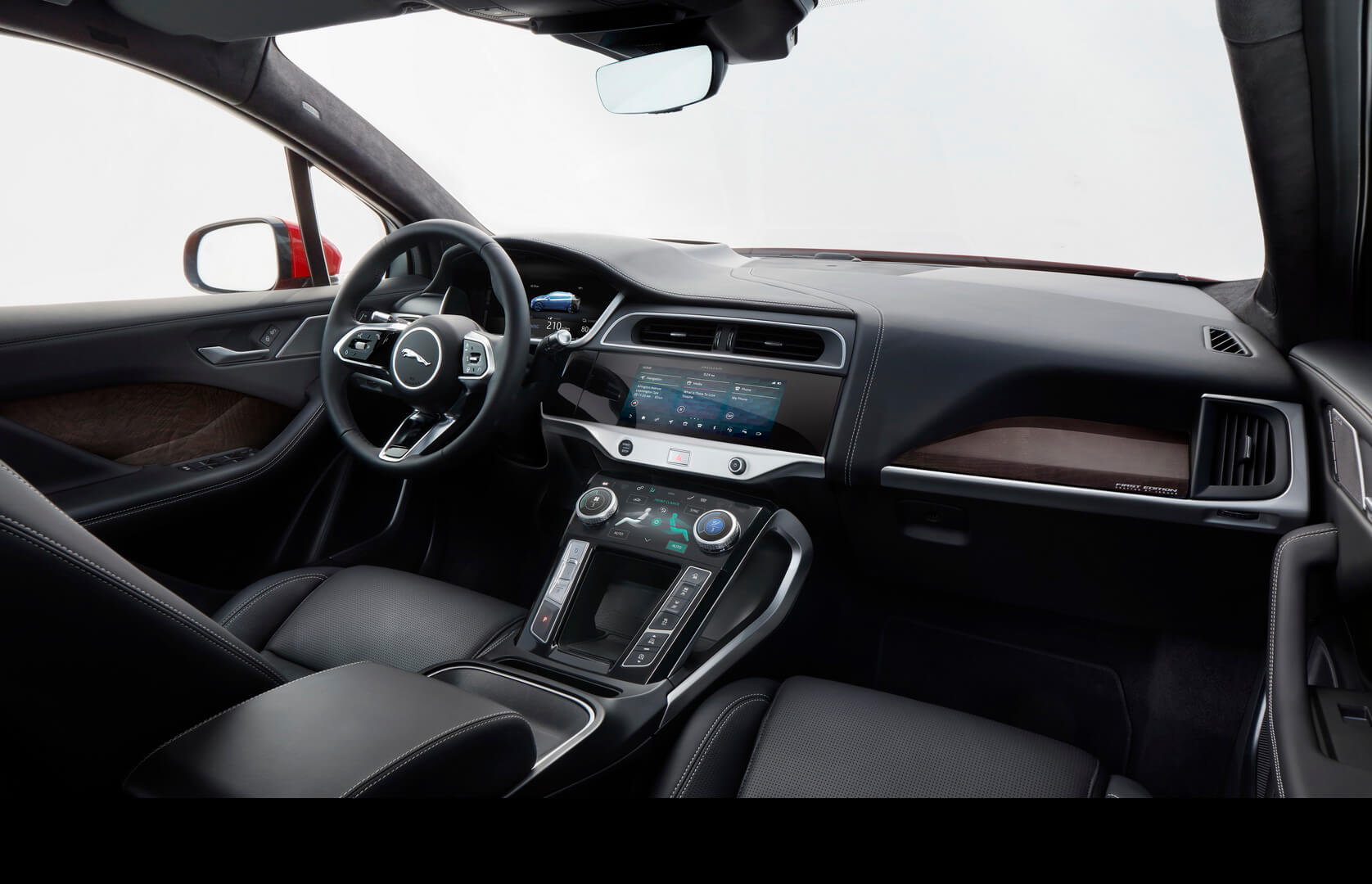 Приборная панель Jaguar I-Pace Приборная панель Jaguar I-Pace