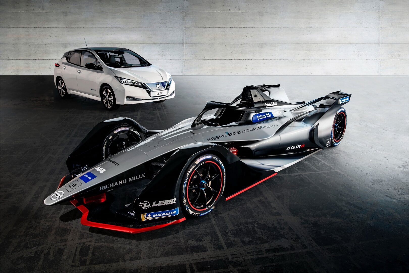 Nissan Leaf и концепт спорткара Nissan для Formula E Nissan Leaf и концепт спорткара Nissan для Formula E