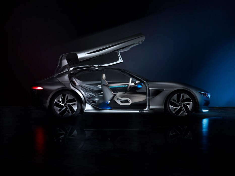 «Крыла чайки» Pininfarina HK GT «Крыла чайки» Pininfarina HK GT
