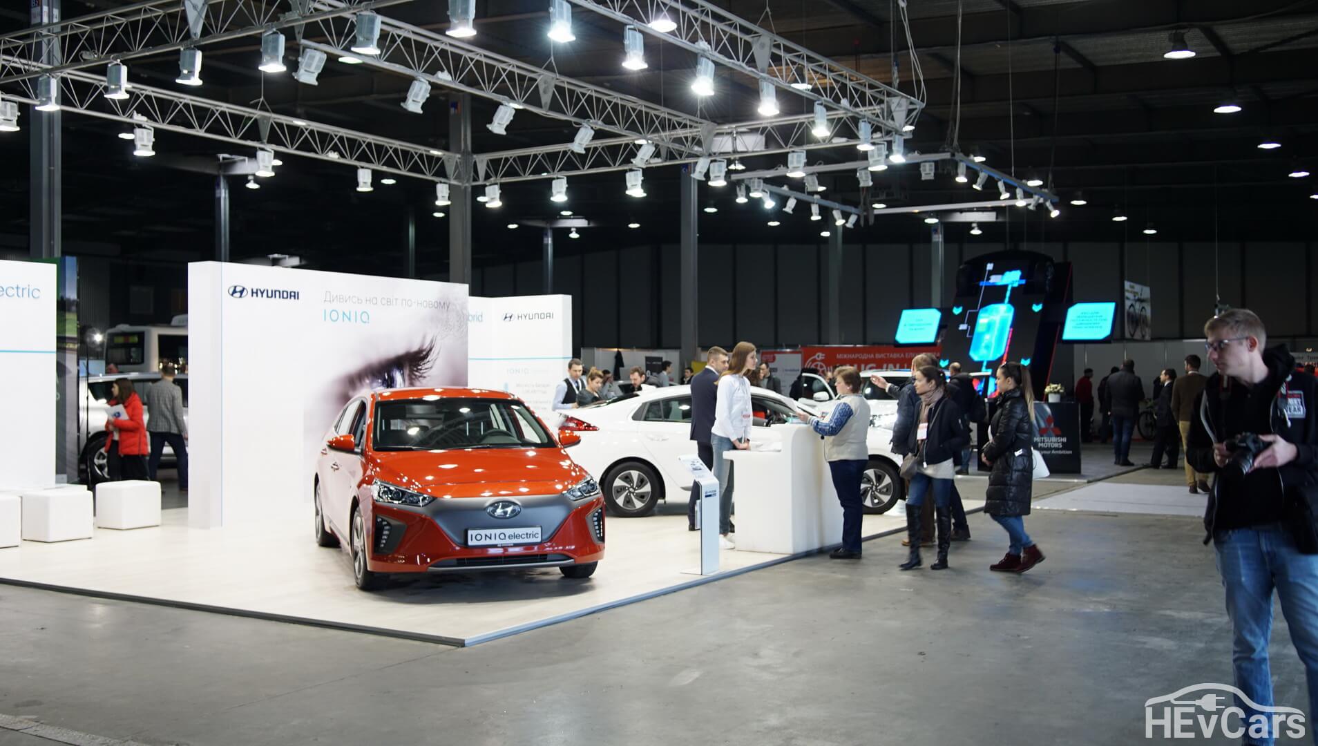 Электрокары Hyundai Ioniq Hybrid и Electric на Plug-In Ukraine 2018 Электрокары Hyundai Ioniq Hybrid и Electric на Plug-In Ukraine 2018