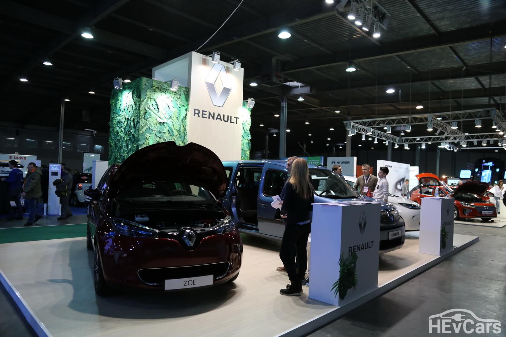 Стенд Renault на выставке Plug-In Ukraine 2018 Стенд Renault на выставке Plug-In Ukraine 2018