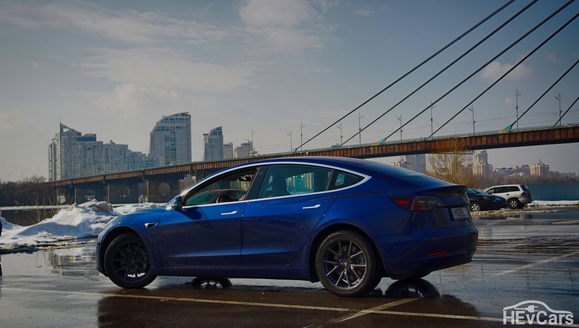 Лидер продаж электромобилей Tesla Model 3 Лидер продаж электромобилей Tesla Model 3