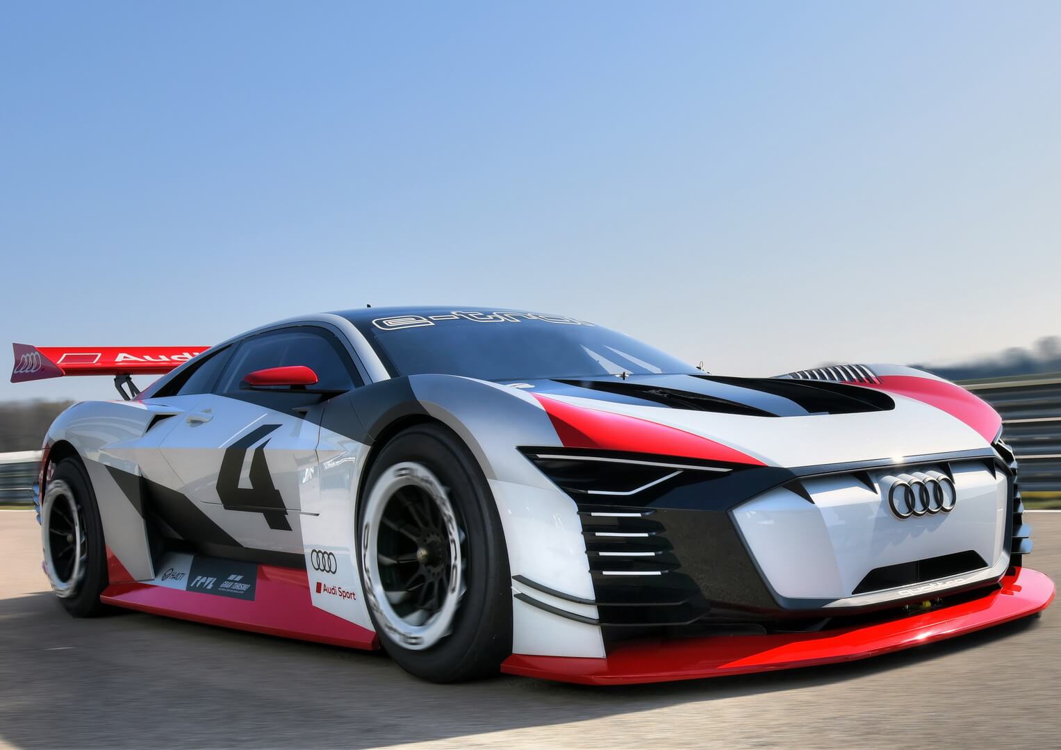 Электрический концепт спорткара Audi e-tron Vision Gran Turismo Электрический концепт спорткара Audi e-tron Vision Gran Turismo