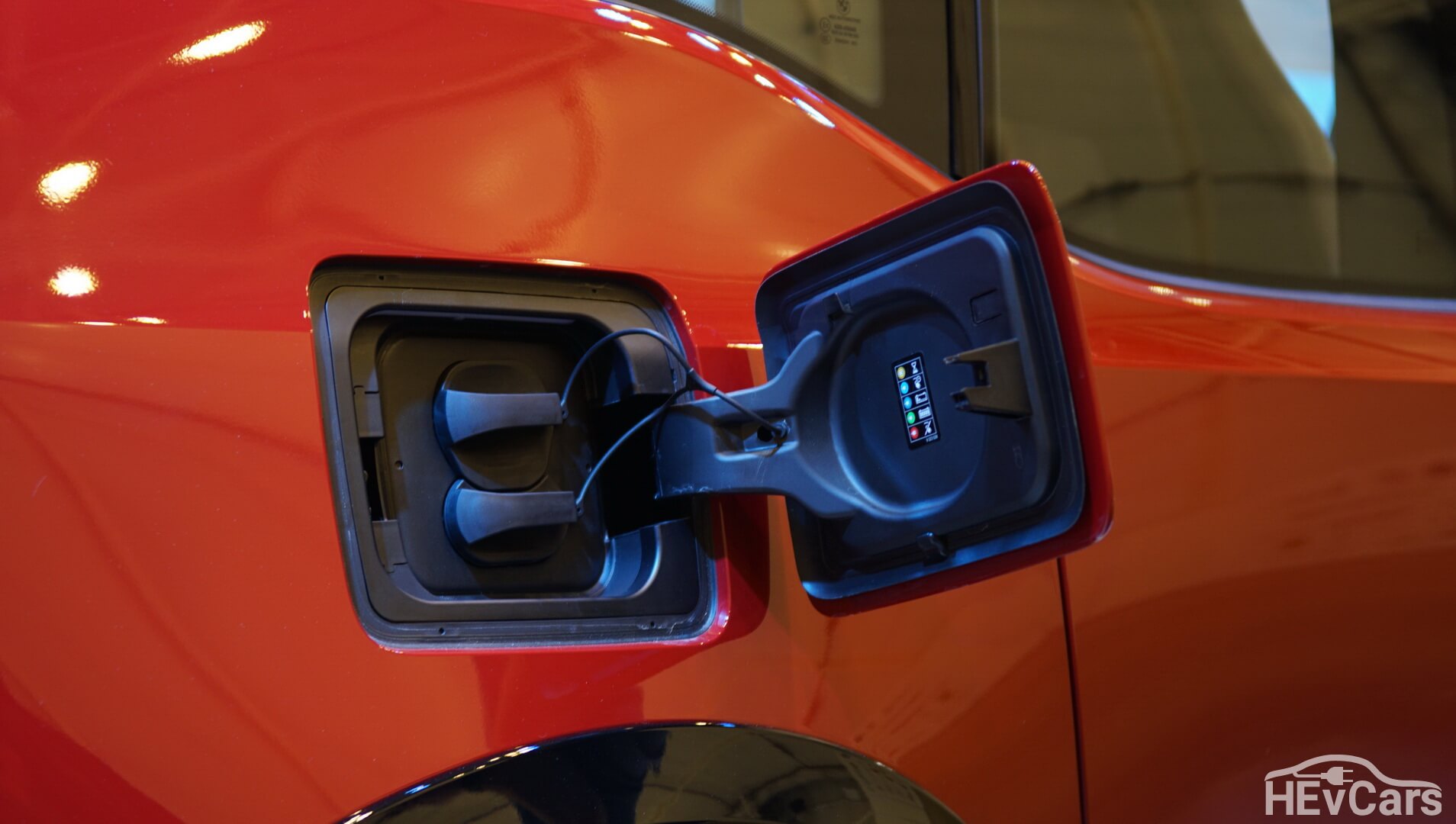 Зарядный порт CCS (Combo 2) в BMW i3s Зарядный порт CCS (Combo 2) в BMW i3s