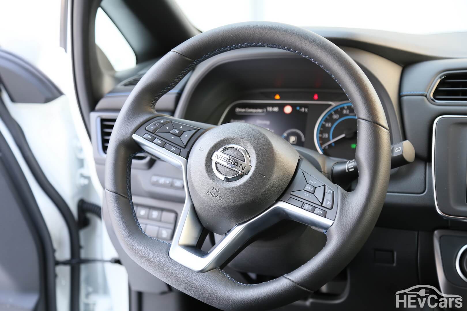 Руль в Nissan Leaf 2018 Руль в Nissan Leaf 2018
