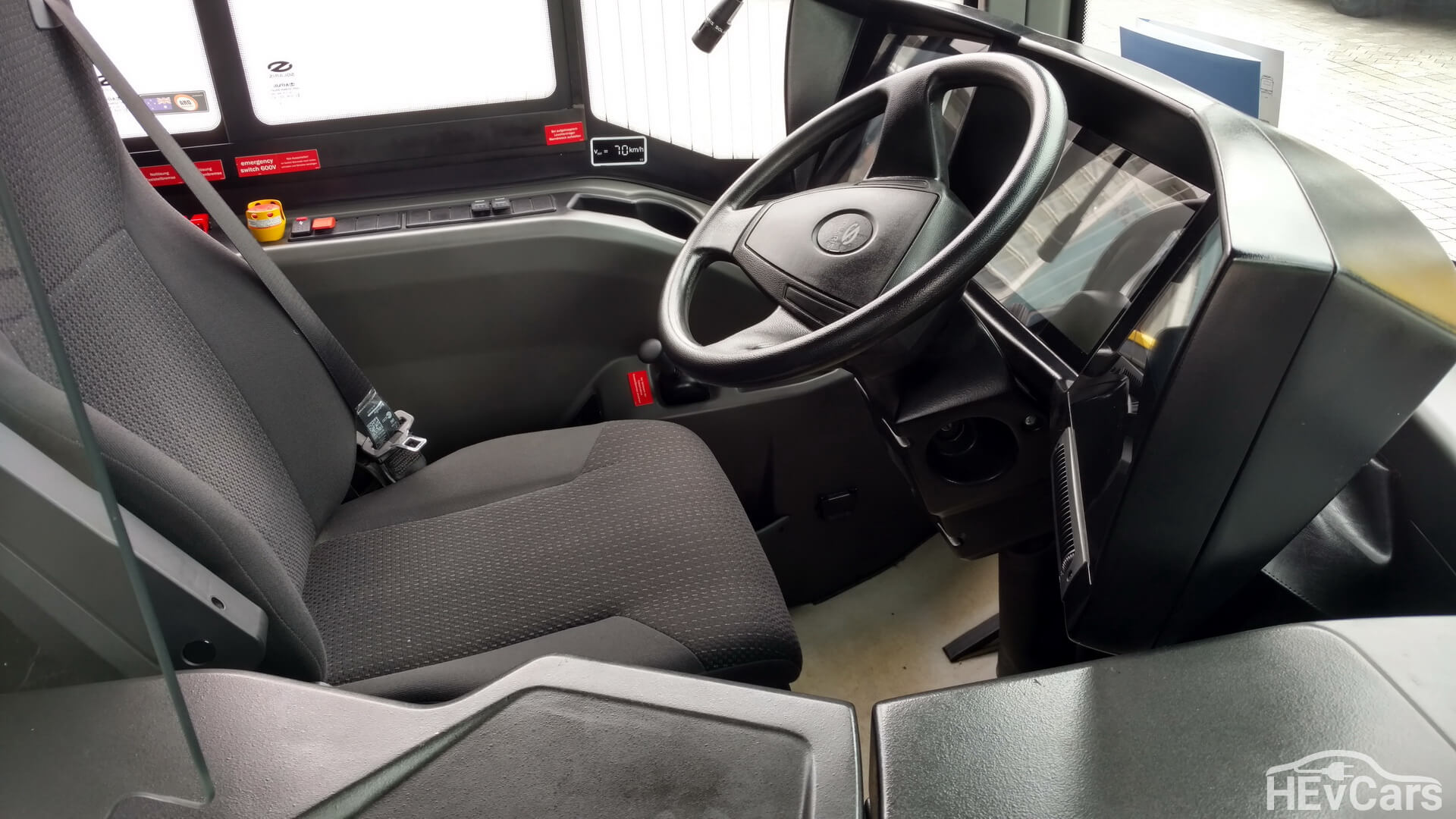 Водительское место электроавтобуса Solaris Urbino 12 Electric Водительское место электроавтобуса Solaris Urbino 12 Electric