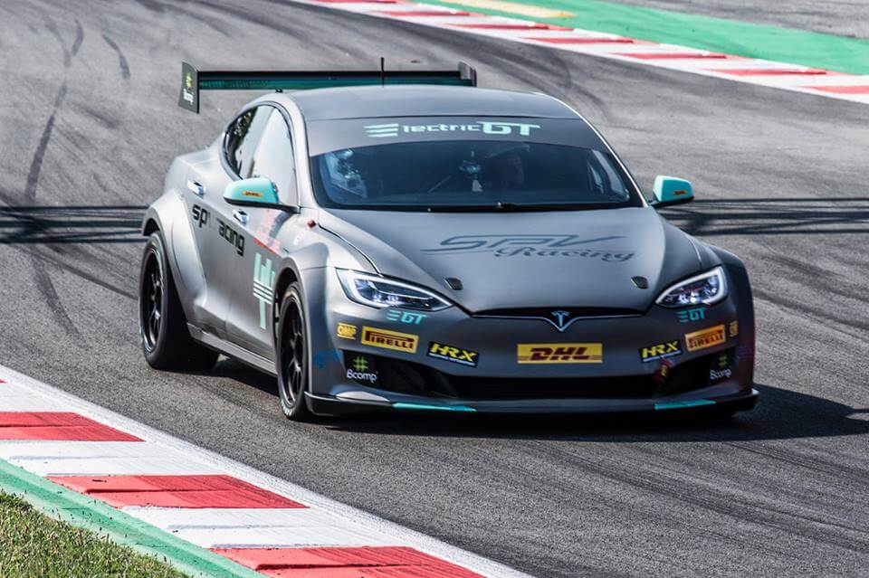Спортивная Tesla Model S P100D для участия в гонках Electric GT Спортивная Tesla Model S P100D для участия в гонках Electric GT