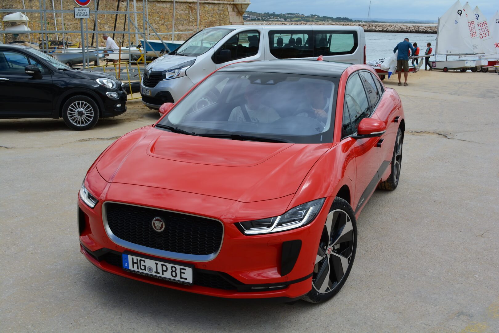 Jaguar I-PACE EV400 с мировой презентации (Lagos, Portugal) Jaguar I-PACE EV400 с мировой презентации (Lagos, Portugal)