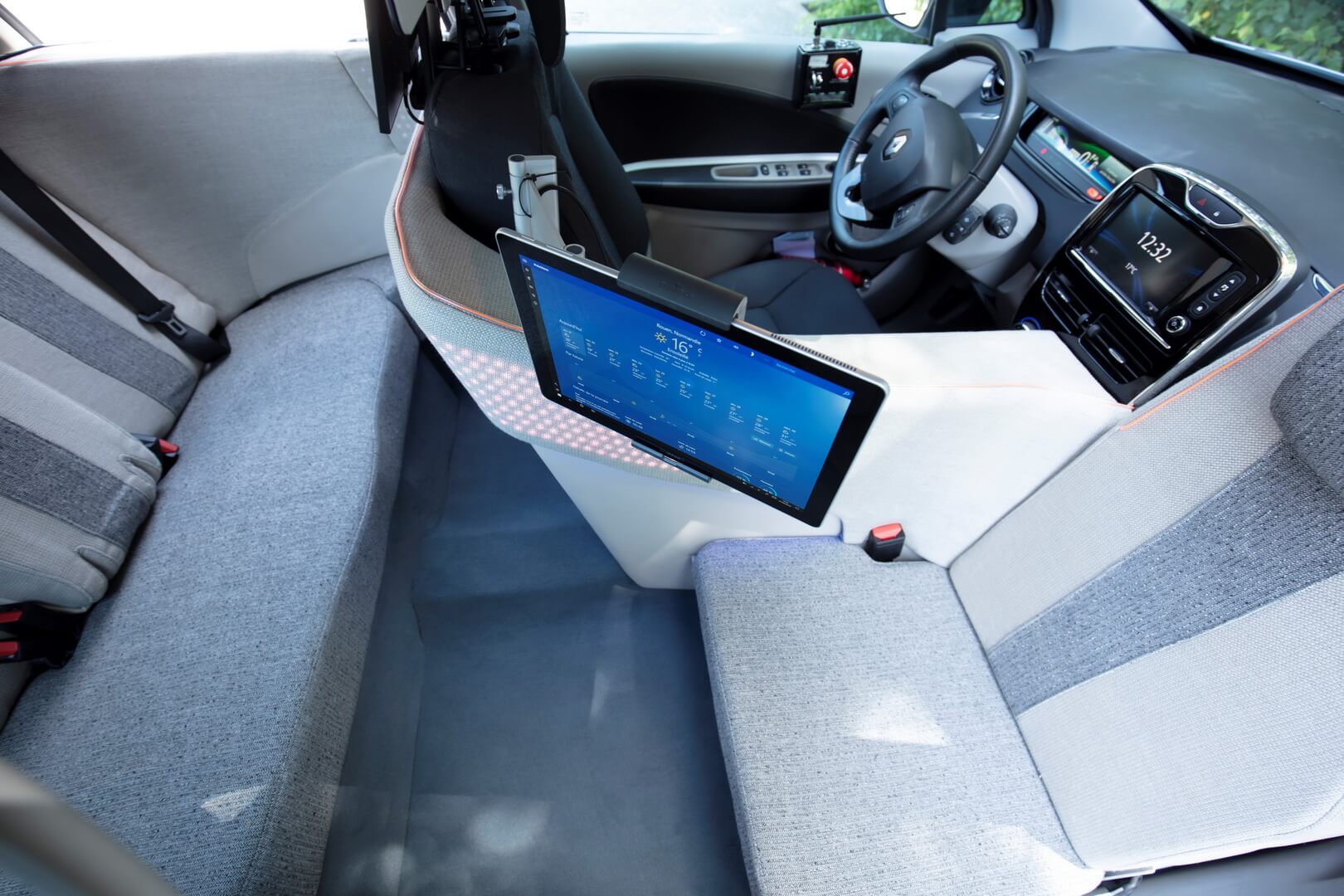Переделанный салон Renault ZOE Переделанный салон Renault ZOE