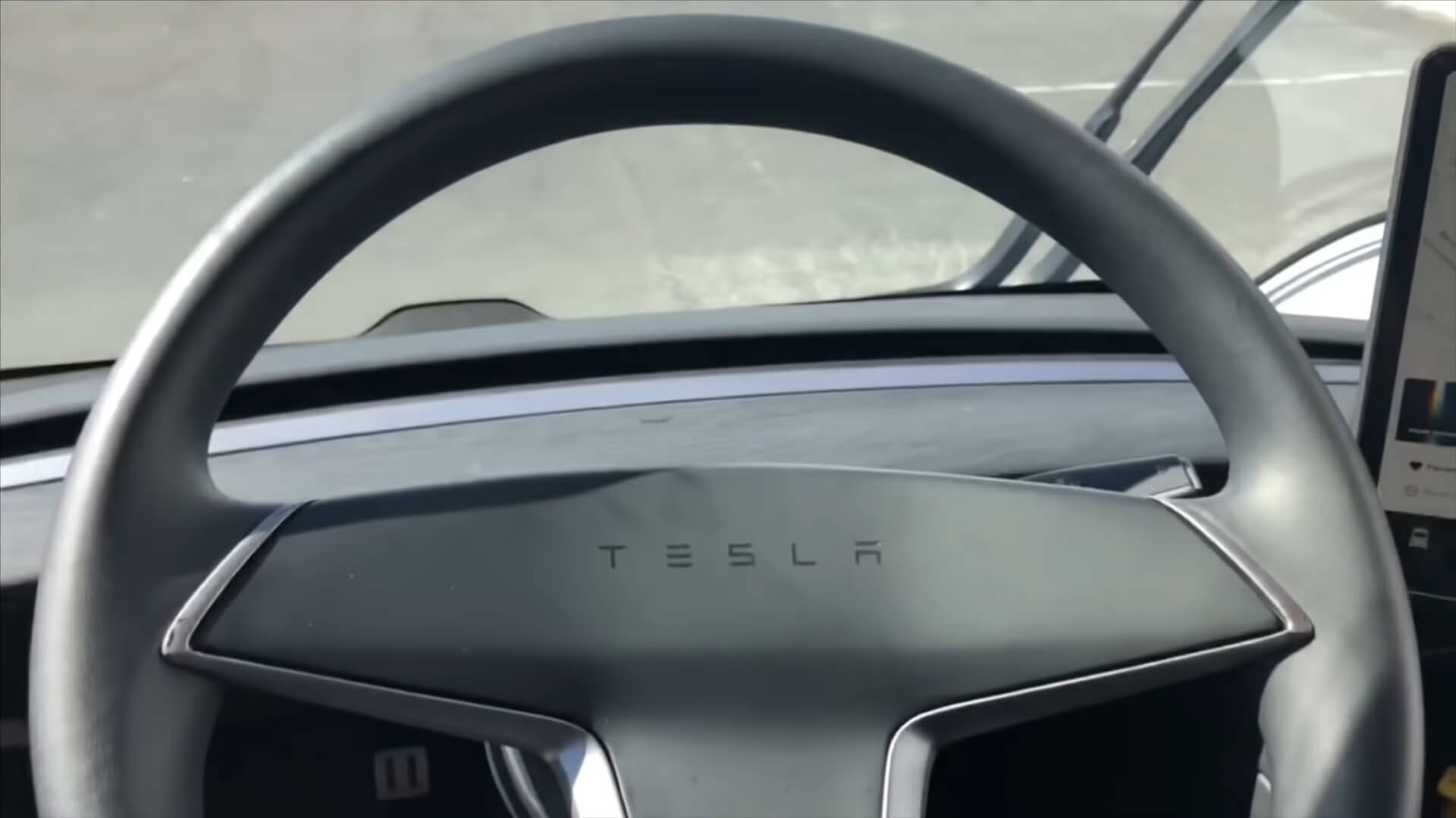 Рулевое колесо электрогрузовика Tesla Semi Рулевое колесо электрогрузовика Tesla Semi