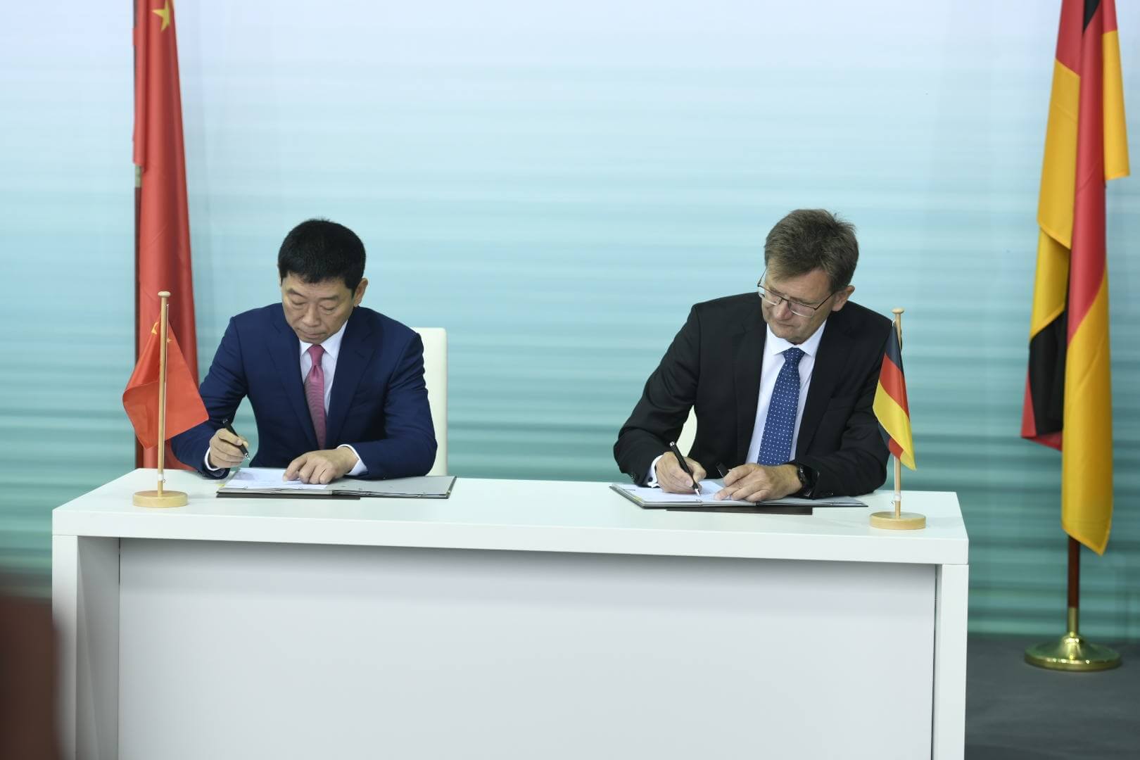 BMW Group и китайский производитель Great Wall Motor подписывают контракт BMW Group и китайский производитель Great Wall Motor подписывают контракт