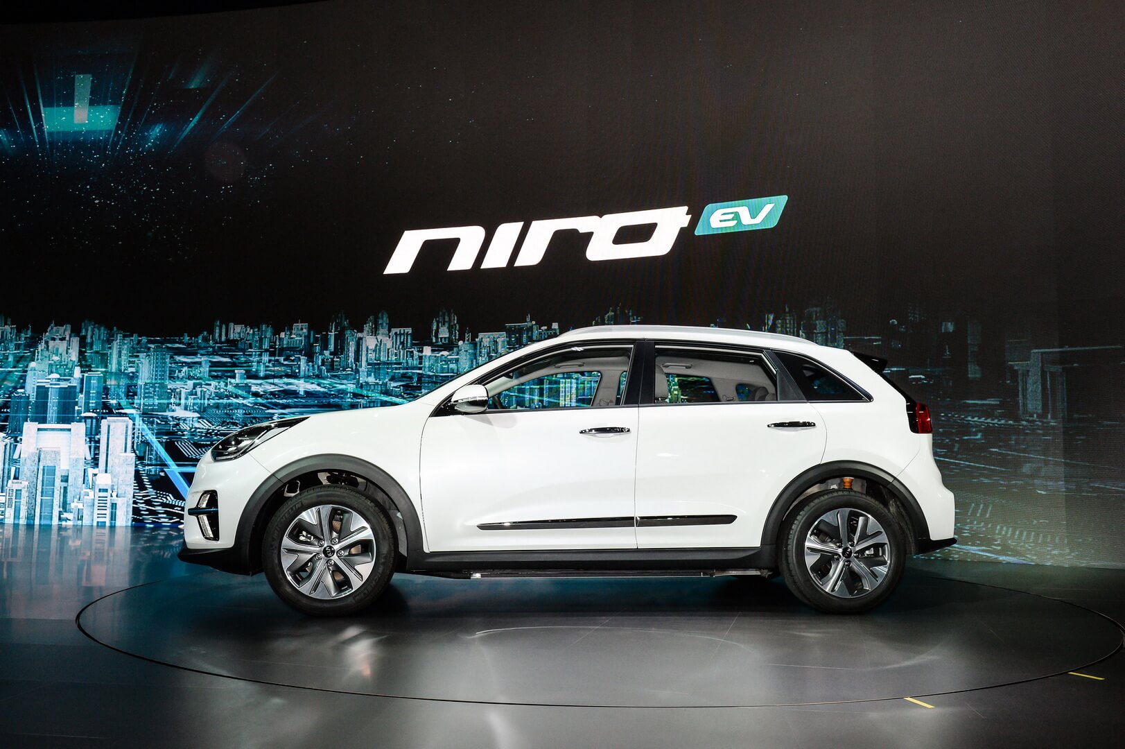Электрический кроссовер Kia Niro EV Электрический кроссовер Kia Niro EV