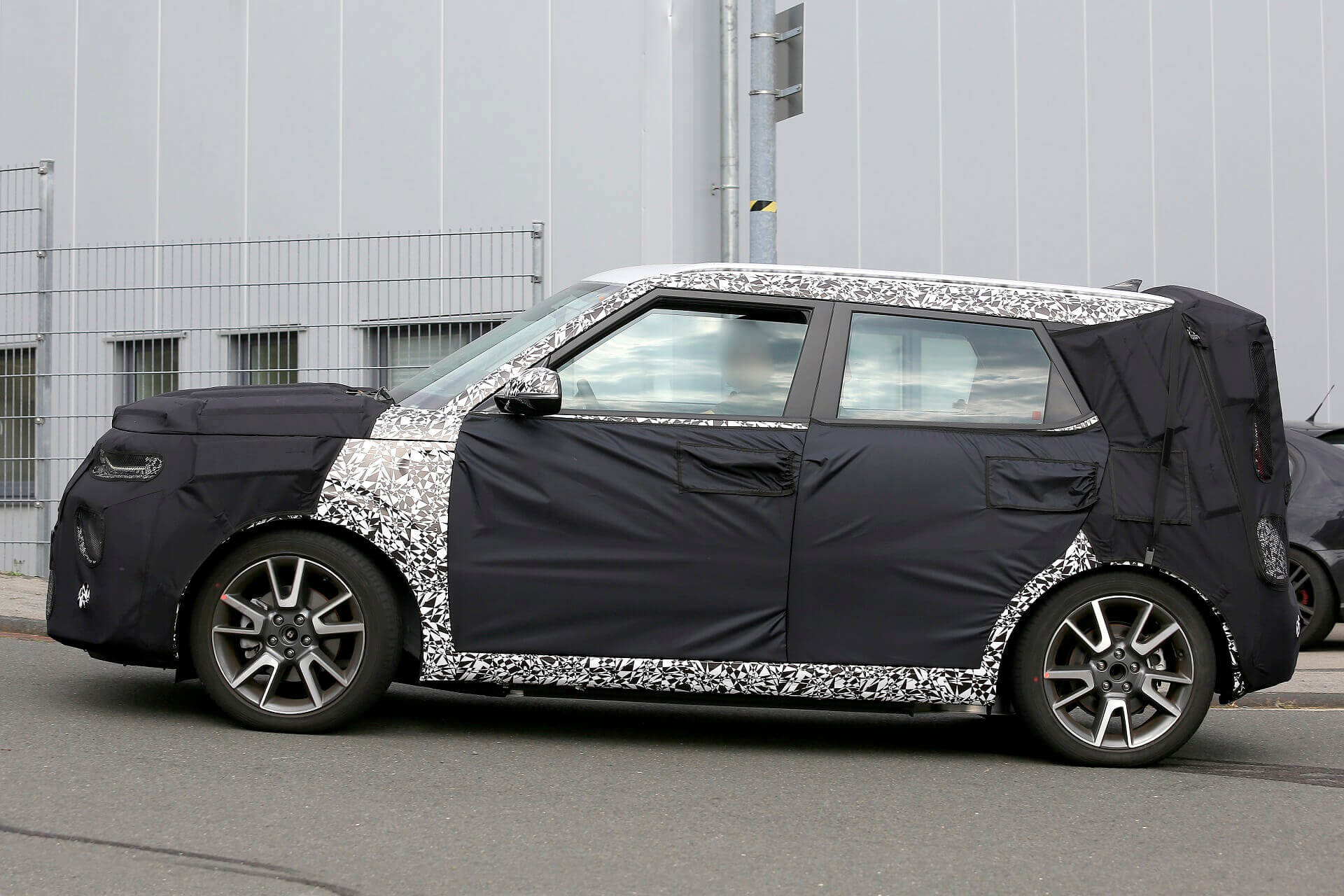 KIA Soul EV 2019 года: обновленная модель электромобиля новейшие фото KIA Soul EV 2019 года: обновленная модель электромобиля новейшие фото