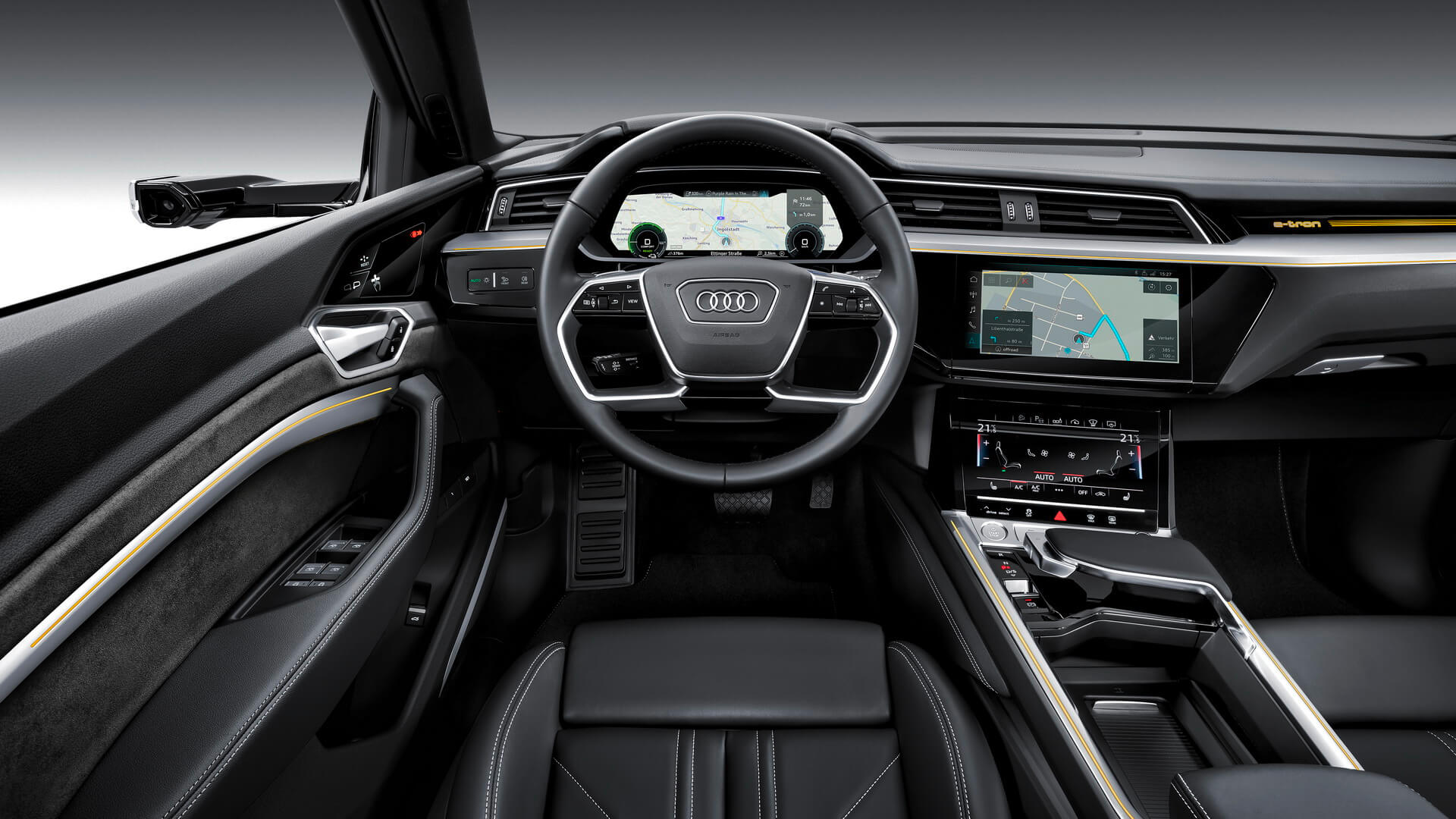 Интерьер электромобиля Audi e-tron quattro Интерьер электромобиля Audi e-tron quattro