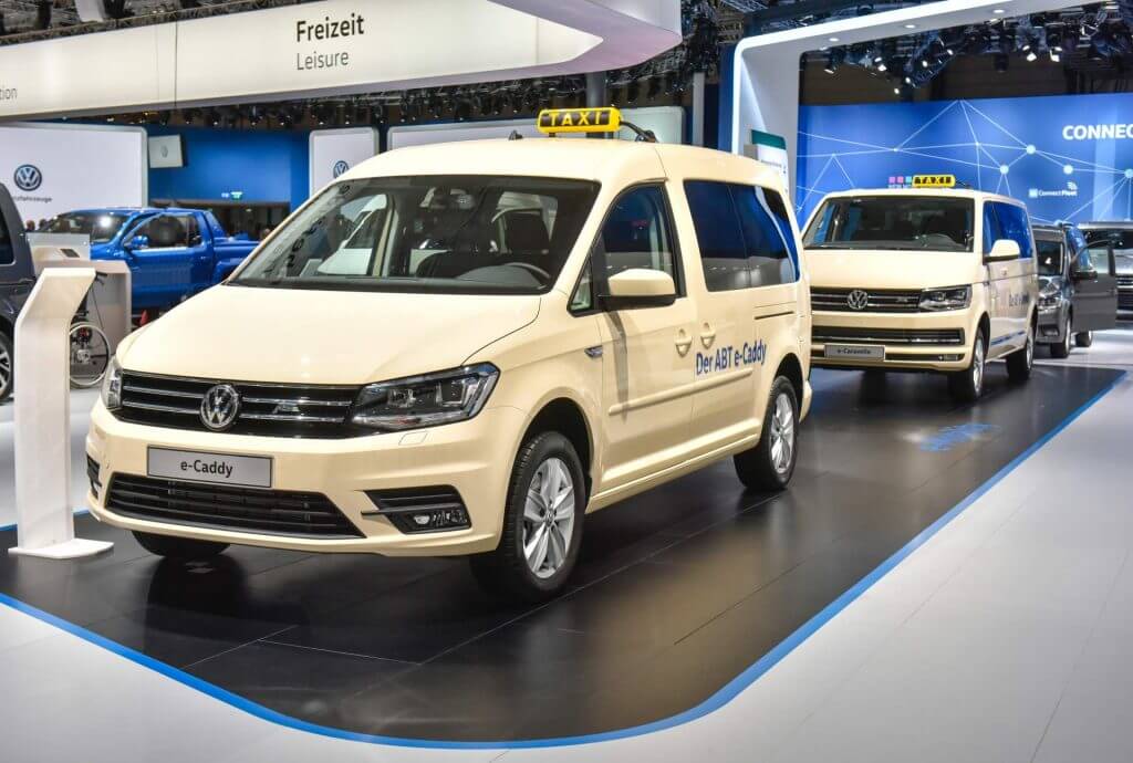 Volkswagen ABT e-Caddy и ABT e-Transporter для служб такси Volkswagen ABT e-Caddy и ABT e-Transporter для служб такси