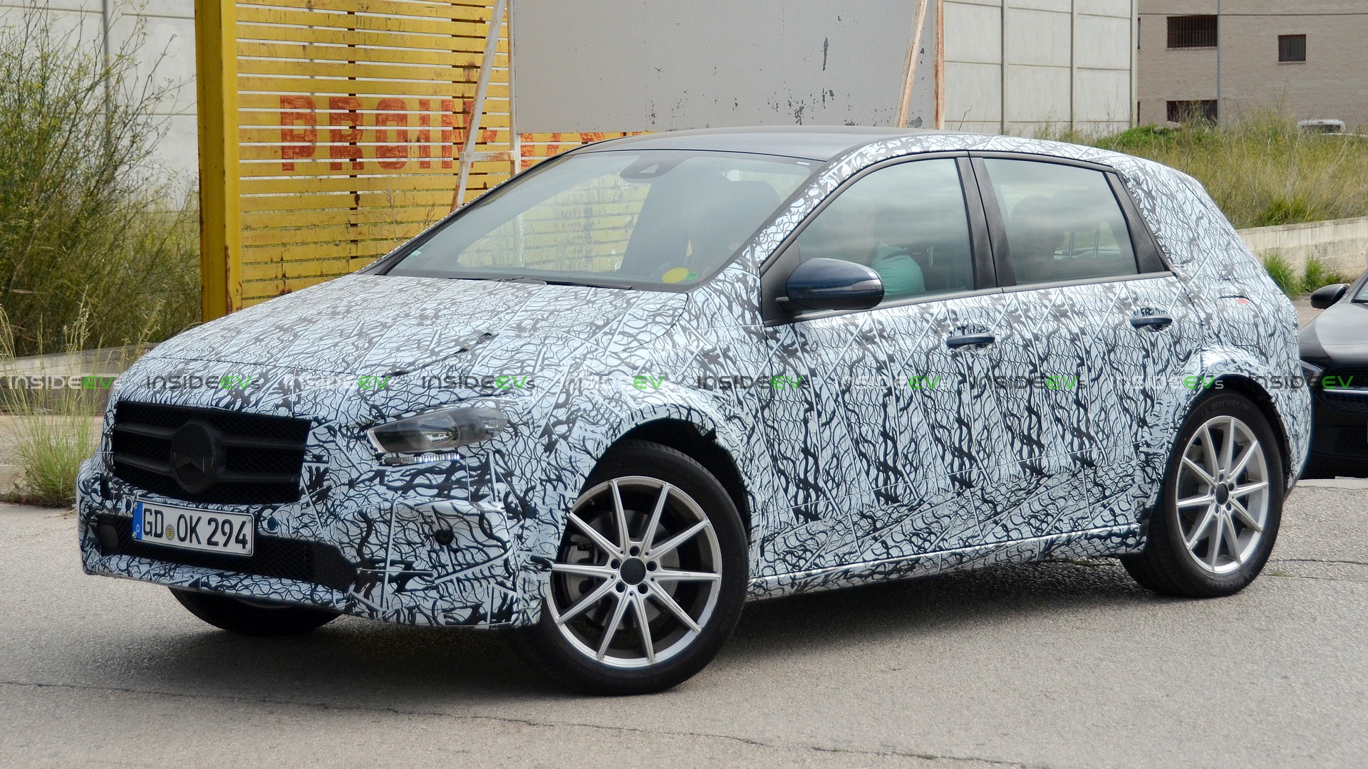 Прототип электромобиля Mercedes-Benz EQB Прототип электромобиля Mercedes-Benz EQB
