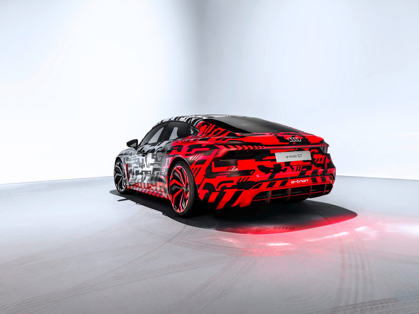 Электромобиль Audi e-tron GT - фото 2 Электромобиль Audi e-tron GT - фото 2
