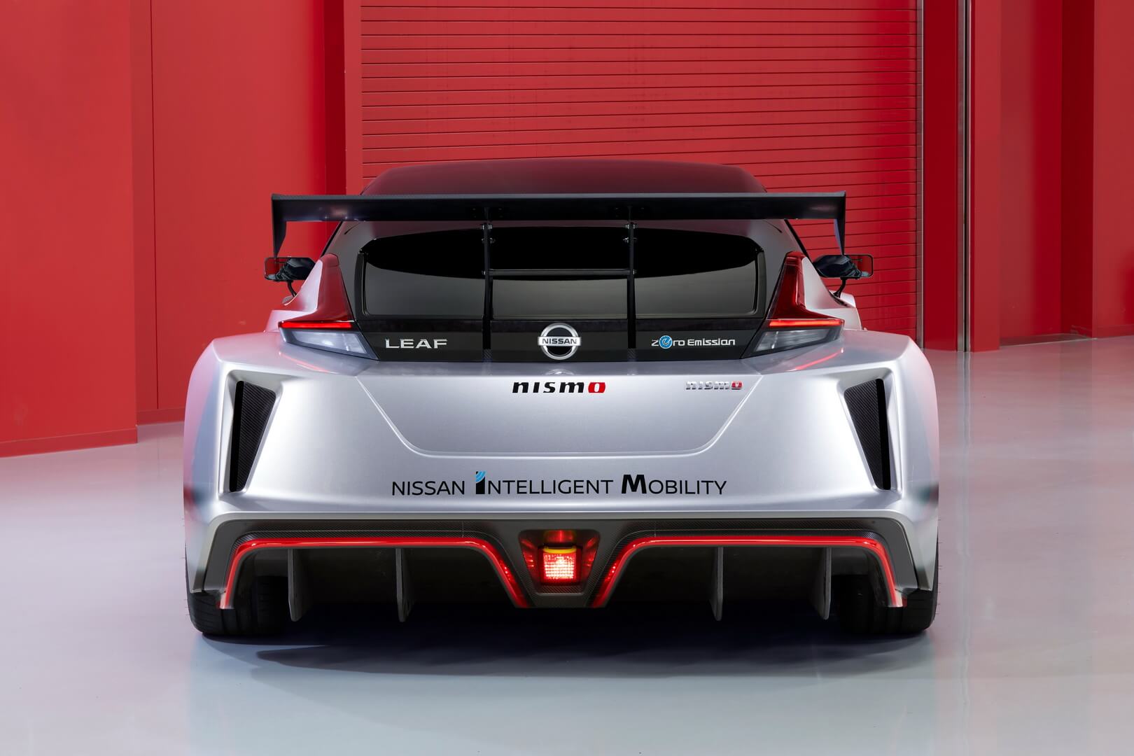 Электроспорткар Nissan Leaf Nismo RC Электроспорткар Nissan Leaf Nismo RC