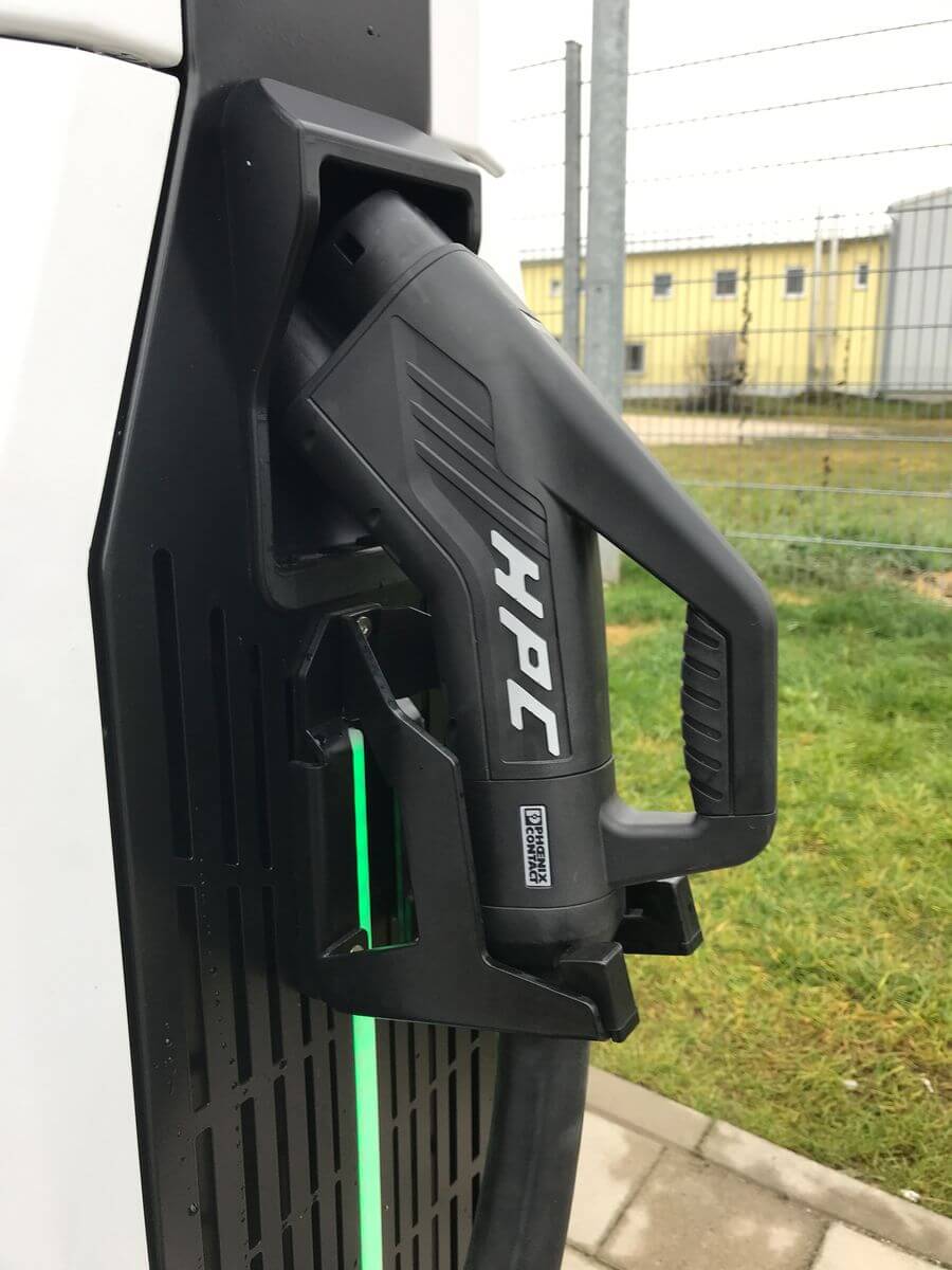 HPC (High Power Charging) кабель и коннектор Phoenix Contact с охлаждением HPC (High Power Charging) кабель и коннектор Phoenix Contact с охлаждением