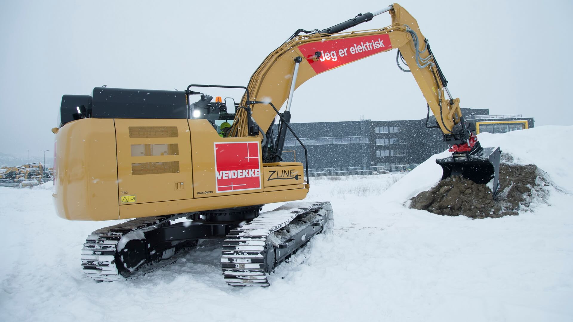 Полностью электрический 26-тонный экскаватор Caterpillar с аккумулятором на 300 кВт⋅ч Полностью электрический 26-тонный экскаватор Caterpillar с аккумулятором на 300 кВт⋅ч