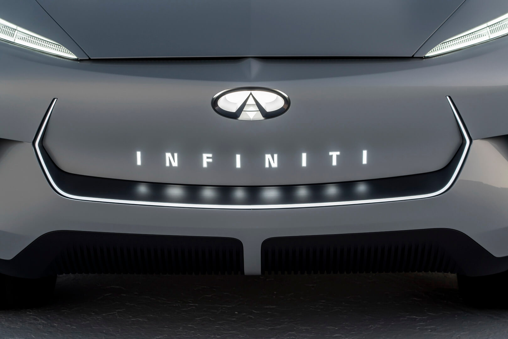 Логотип Infiniti QX Inspiration Логотип Infiniti QX Inspiration