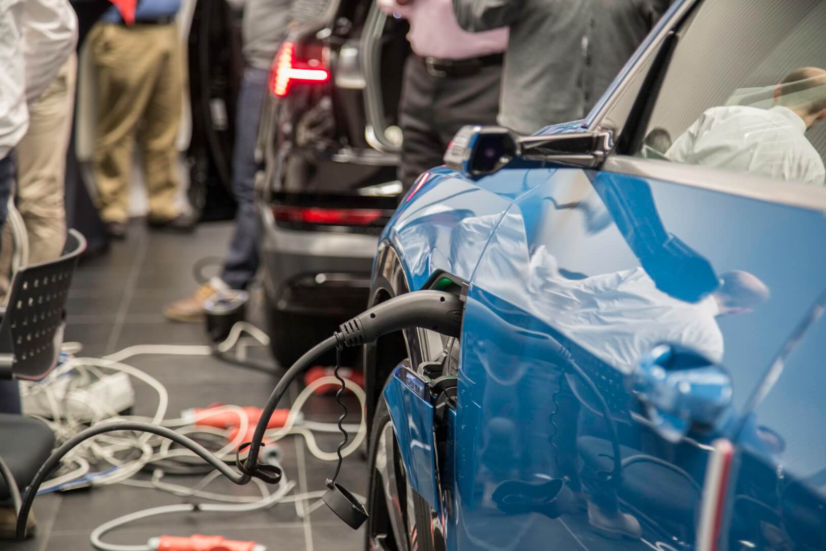 Audi e-tron испытывает новый стандарт EEBUS Audi e-tron испытывает новый стандарт EEBUS