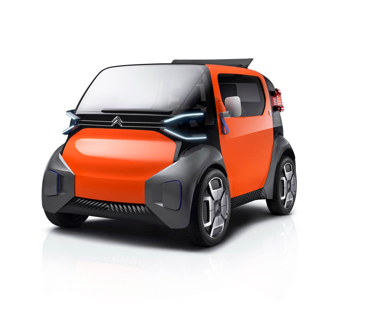 Citroën представил к своему 100-летнему юбилею электромобиль Ami One Citroën представил к своему 100-летнему юбилею электромобиль Ami One