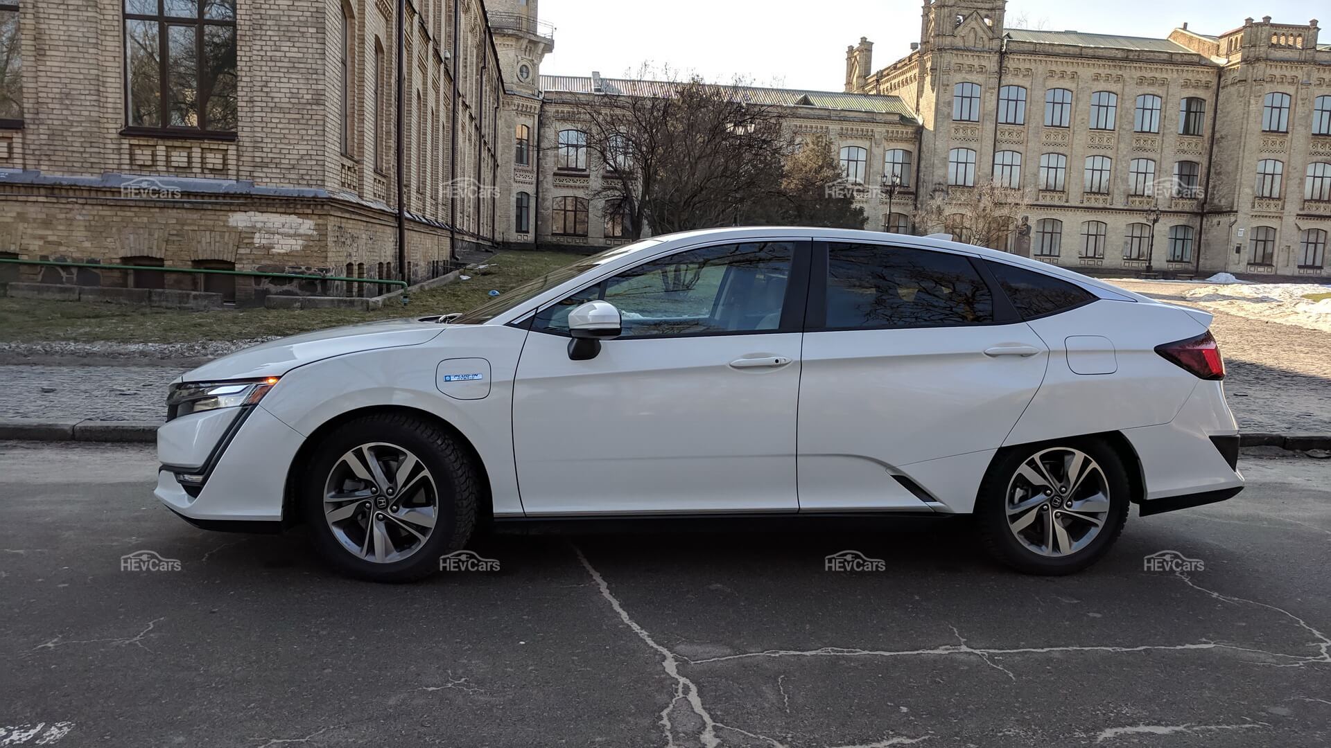 Плагин-гибрид Honda Clarity PHEV Плагин-гибрид Honda Clarity PHEV