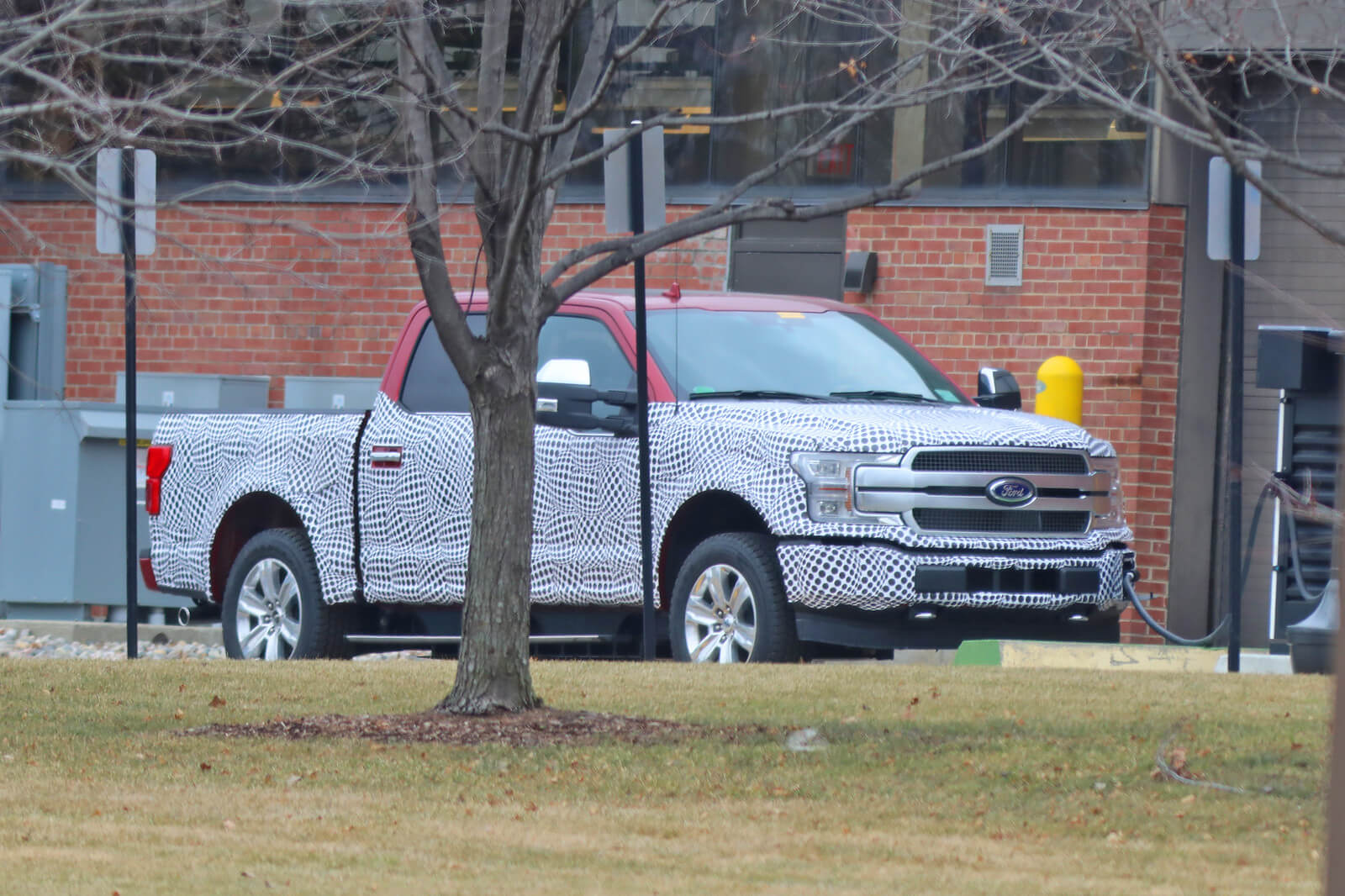 Шпионский снимок электрического Ford F-150 Шпионский снимок электрического Ford F-150